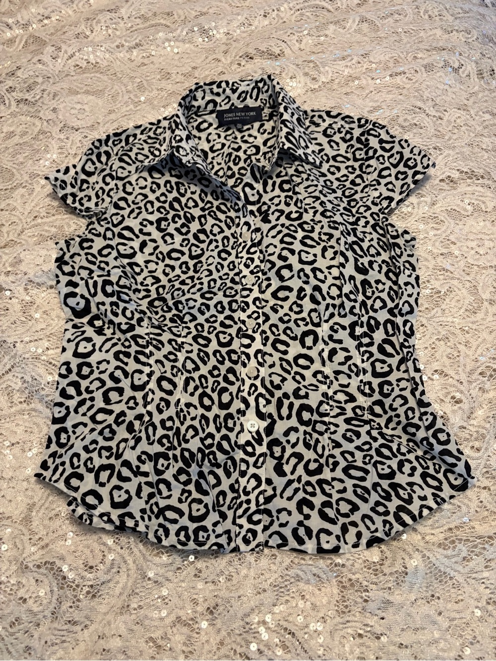 Jones New York/Pre-loved Black and White Leopard Print Button Front Top Size PM
